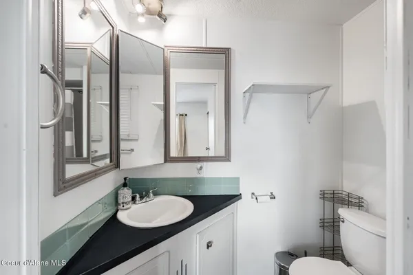 $165,000 | 302 School Street, Unit 11, Hope, ID 83836