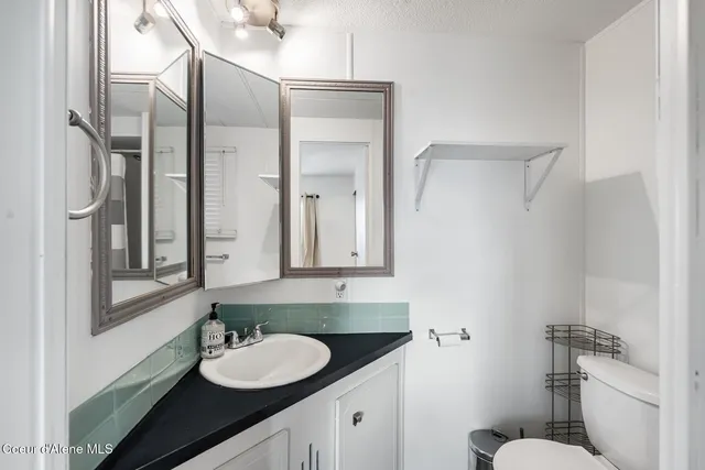 $165,000 | 302 School Street, Unit 11, Hope, ID 83836