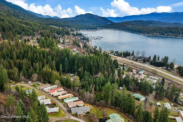 $165,000 | 302 School Street, Unit 11, Hope, ID 83836