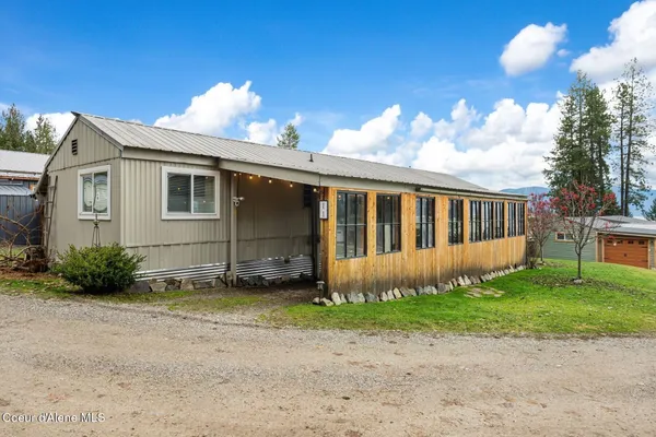 $165,000 | 302 School Street, Unit 11, Hope, ID 83836