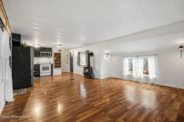 $165,000 | 302 School Street, Unit 11, Hope, ID 83836