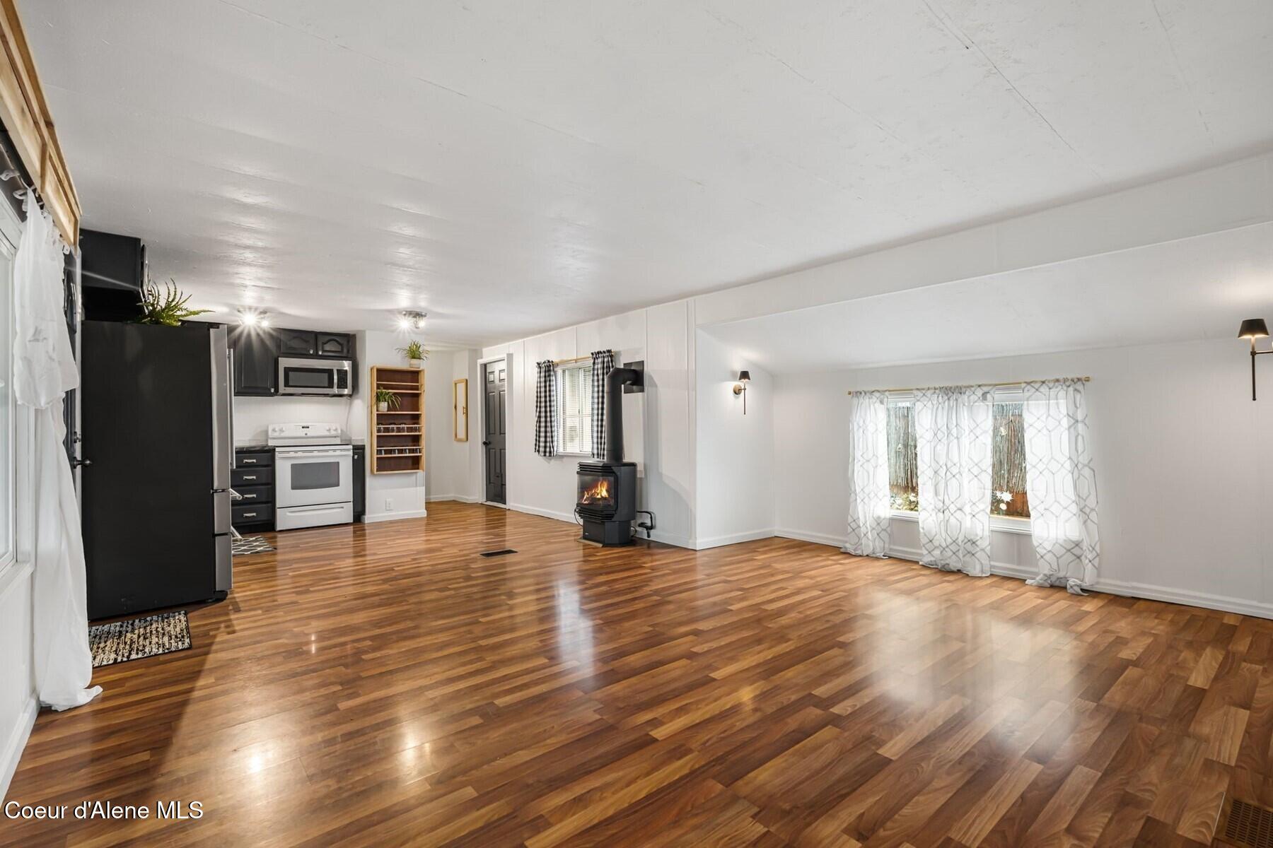 302 School Street, Unit 11 Hope, ID 83836 - Photo 10 of 39 85980002