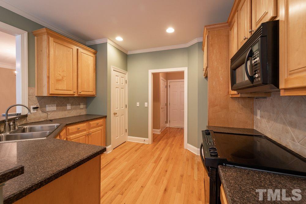 7202 Summit Waters Lane Raleigh, NC 27613 - Photo 13 of 30 Kitchen