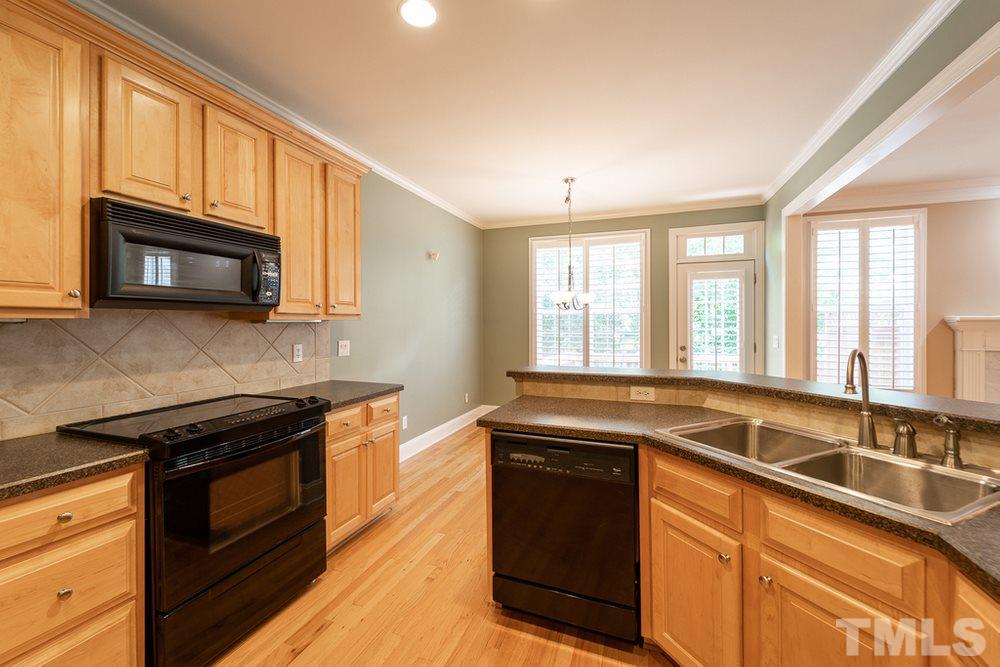 7202 Summit Waters Lane Raleigh, NC 27613 - Photo 15 of 30 Kitchen