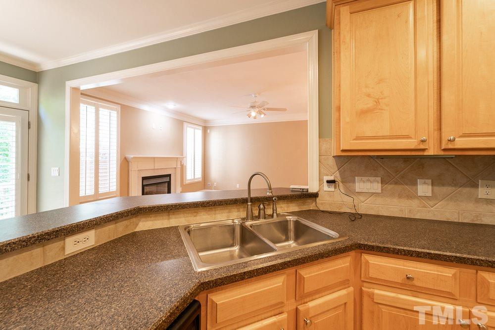 7202 Summit Waters Lane Raleigh, NC 27613 - Photo 17 of 30 Kitchen