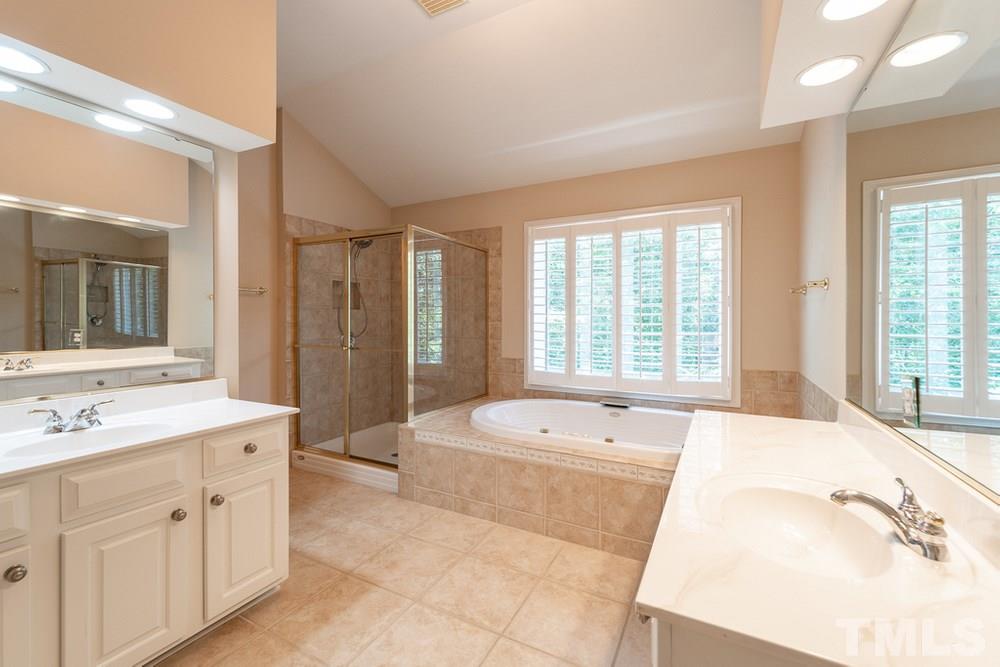 7202 Summit Waters Lane Raleigh, NC 27613 - Photo 21 of 30 Master Bathroom
