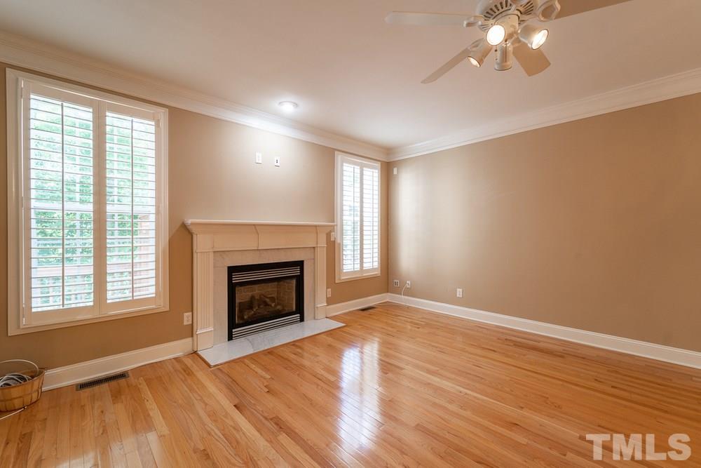 7202 Summit Waters Lane Raleigh, NC 27613 - Photo 9 of 30 Living Room