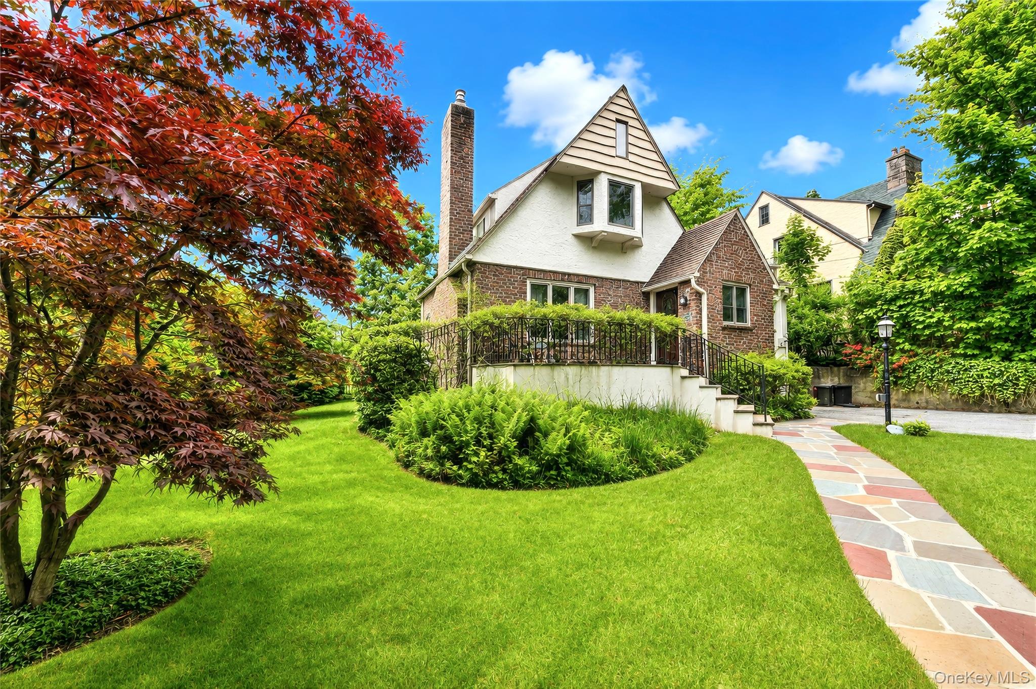 10 Cherry Avenue New Rochelle, NY 10801 - Photo 2 of 43