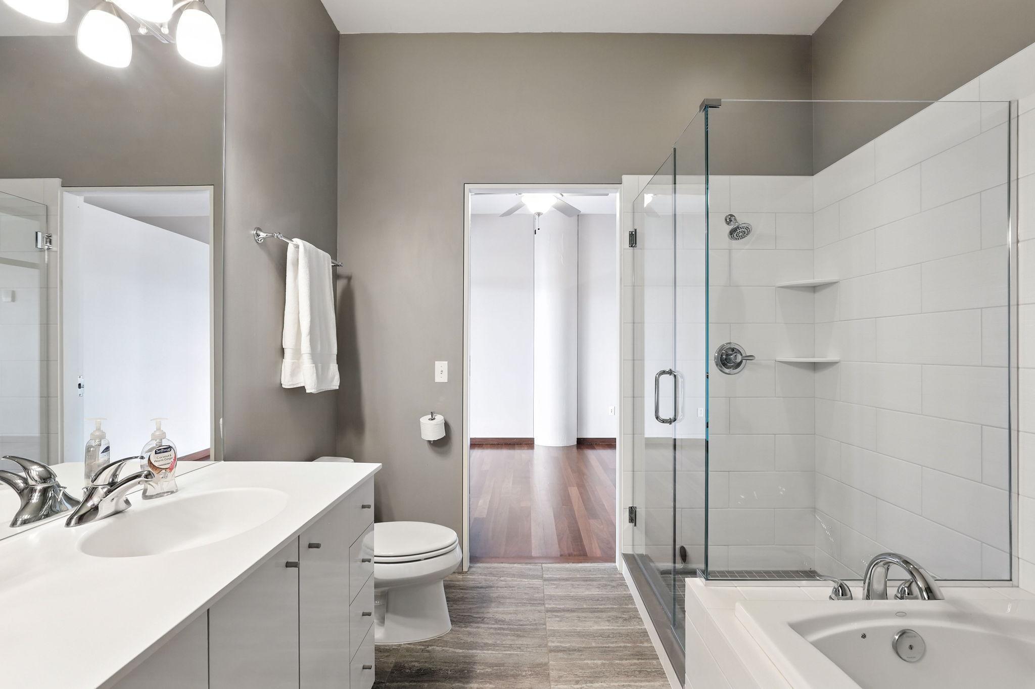 5601 Smetana Drive, Unit 1010 Minnetonka, MN 55343 - Photo 12 of 39