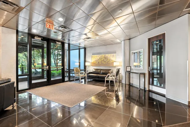 $245,000 | 5601 Smetana Drive, Unit 1010, Minnetonka, MN 55343