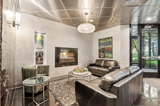 $245,000 | 5601 Smetana Drive, Unit 1010, Minnetonka, MN 55343