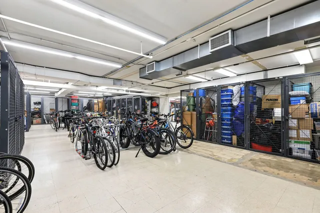 $245,000 | 5601 Smetana Drive, Unit 1010, Minnetonka, MN 55343