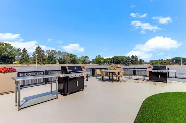 $245,000 | 5601 Smetana Drive, Unit 1010, Minnetonka, MN 55343