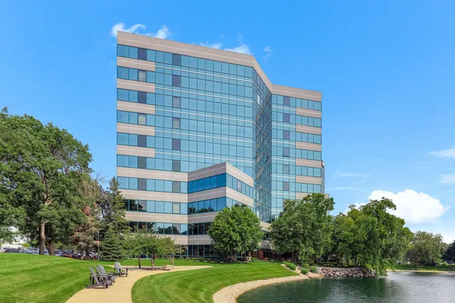 $245,000 | 5601 Smetana Drive, Unit 1010, Minnetonka, MN 55343