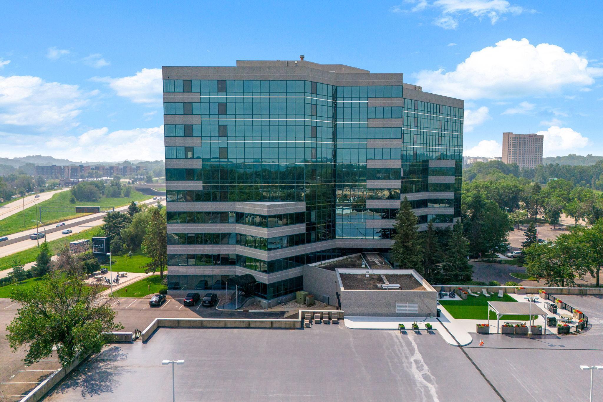 5601 Smetana Drive, Unit 1010 Minnetonka, MN 55343 - Photo 37 of 39