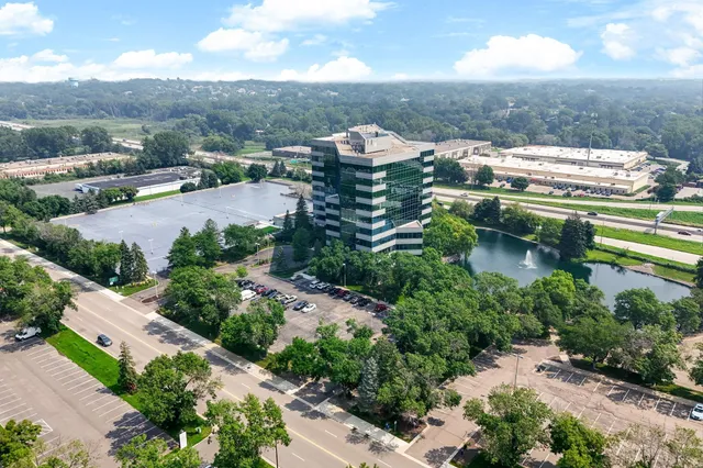 $245,000 | 5601 Smetana Drive, Unit 1010, Minnetonka, MN 55343