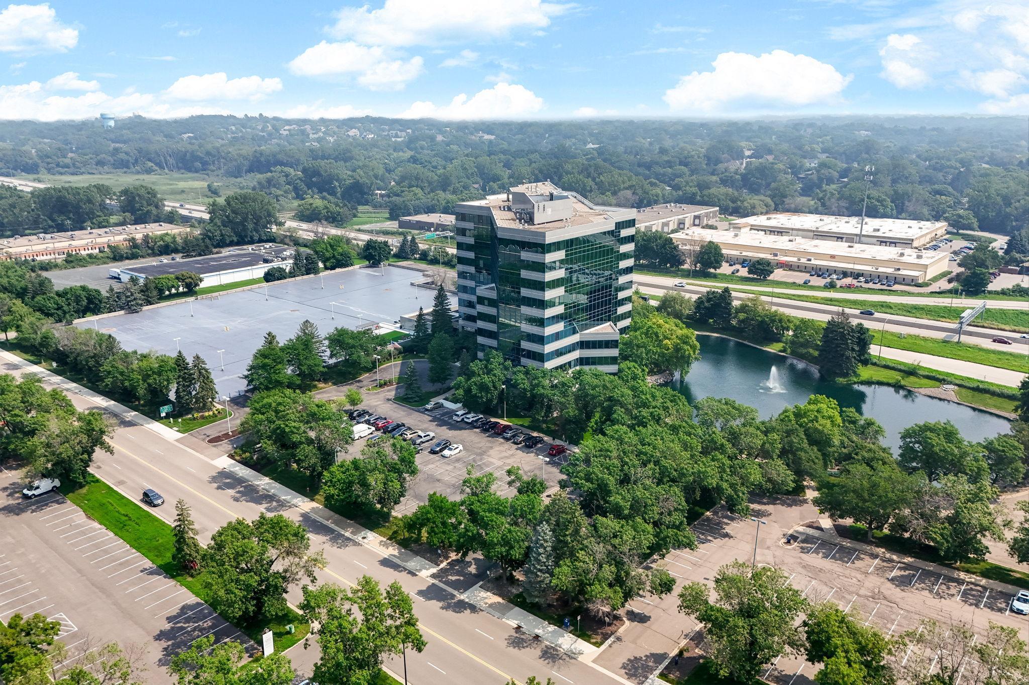 5601 Smetana Drive, Unit 1010 Minnetonka, MN 55343 - Photo 38 of 39