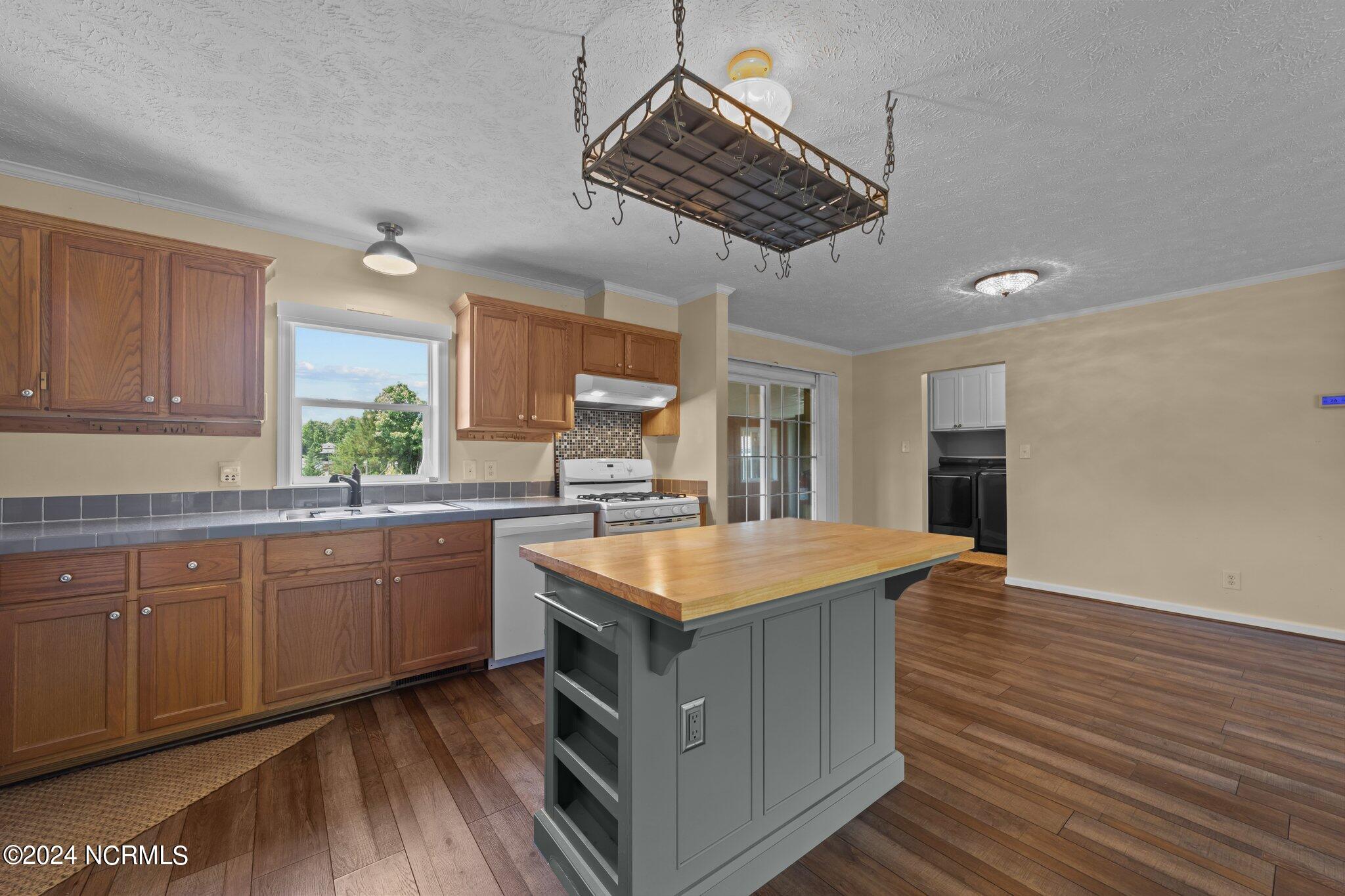 1172 Willeyton Road Gates, NC 27937 - Photo 43 of 50 eat in kitchen