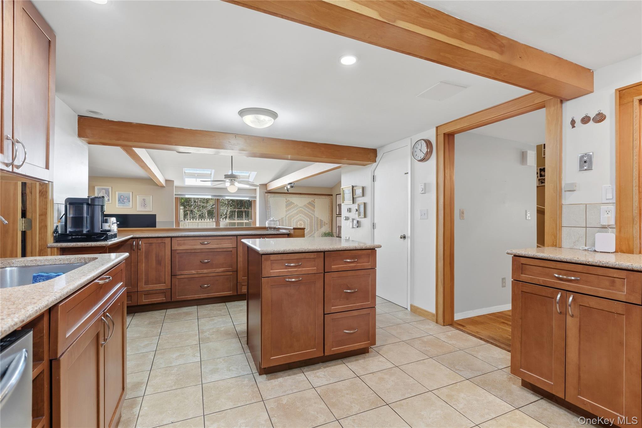 488 Shenandoah Road Hopewell Junction, NY 12533 - Photo 4 of 38