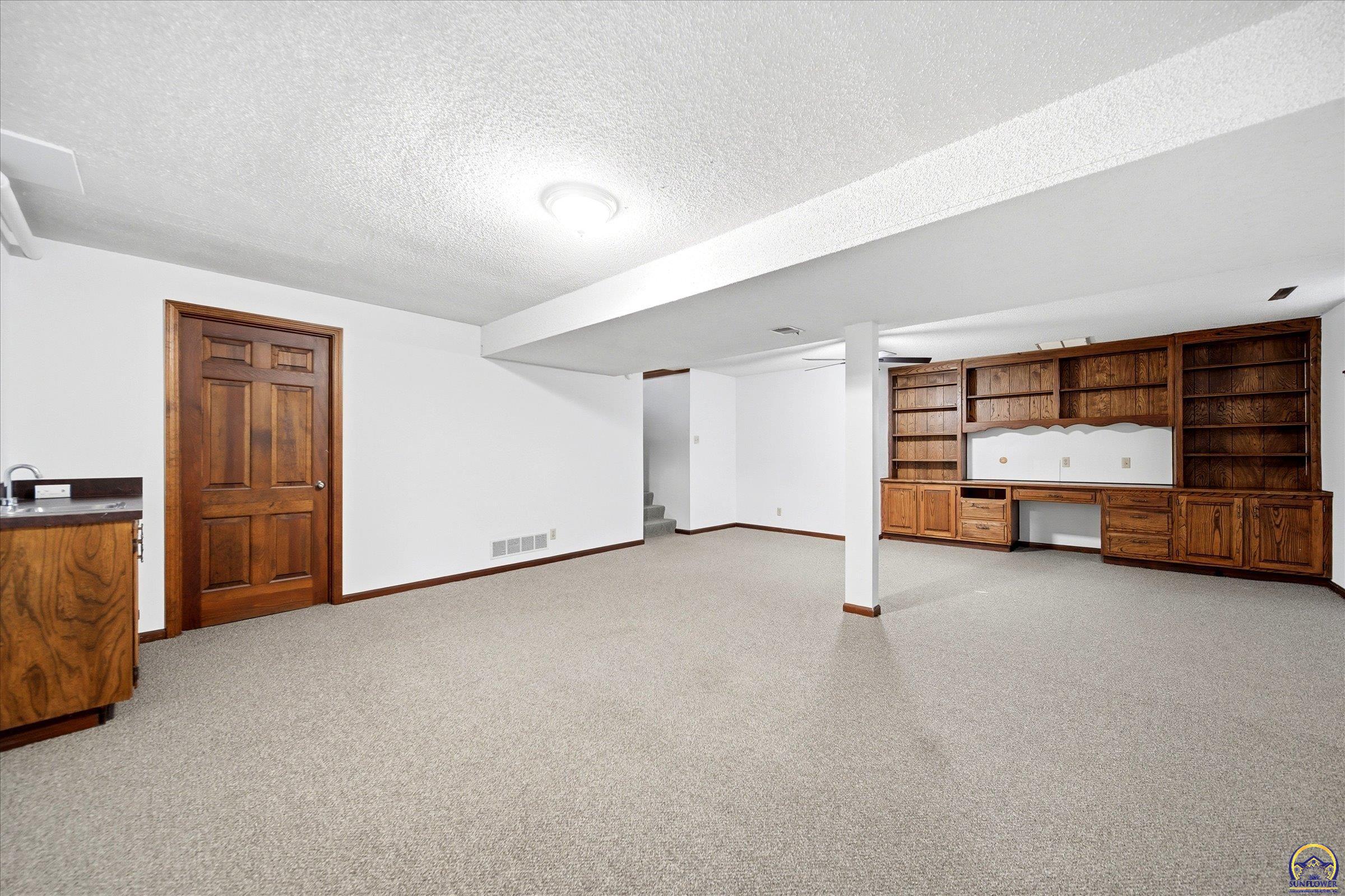 760 Southwest Prairie Court Topeka, KS 66606 - Photo 29 of 37