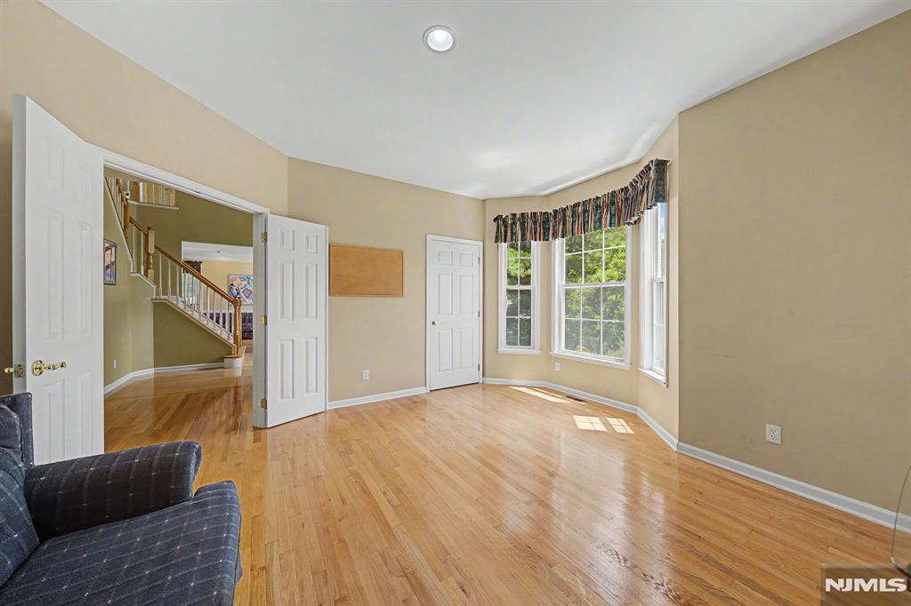 1 Skytop Ridge Oakland, NJ 07436 - Photo 19 of 43
