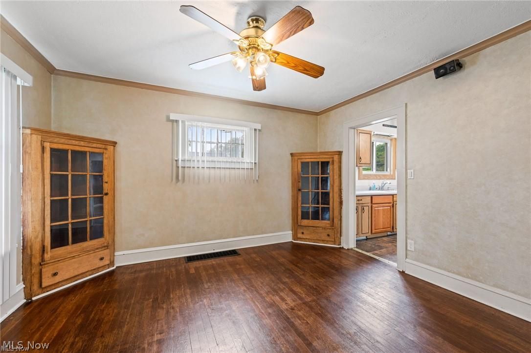 11715 Rutland Avenue Cleveland, OH 44108 - Photo 7 of 31