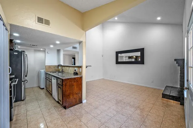 $289,990 | 1837 Amber Lane, Carrollton, TX 75007