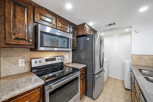 $289,990 | 1837 Amber Lane, Carrollton, TX 75007