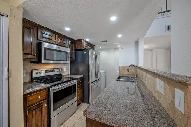 $289,990 | 1837 Amber Lane, Carrollton, TX 75007