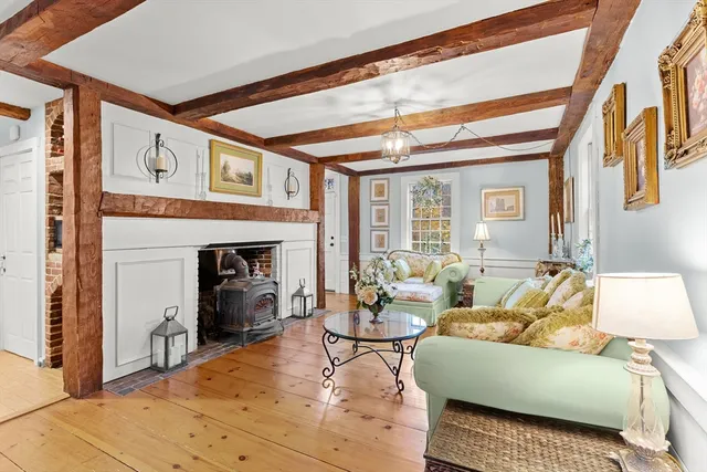 $684,900 | 252 Clark Hill Road, New Boston, NH 03070