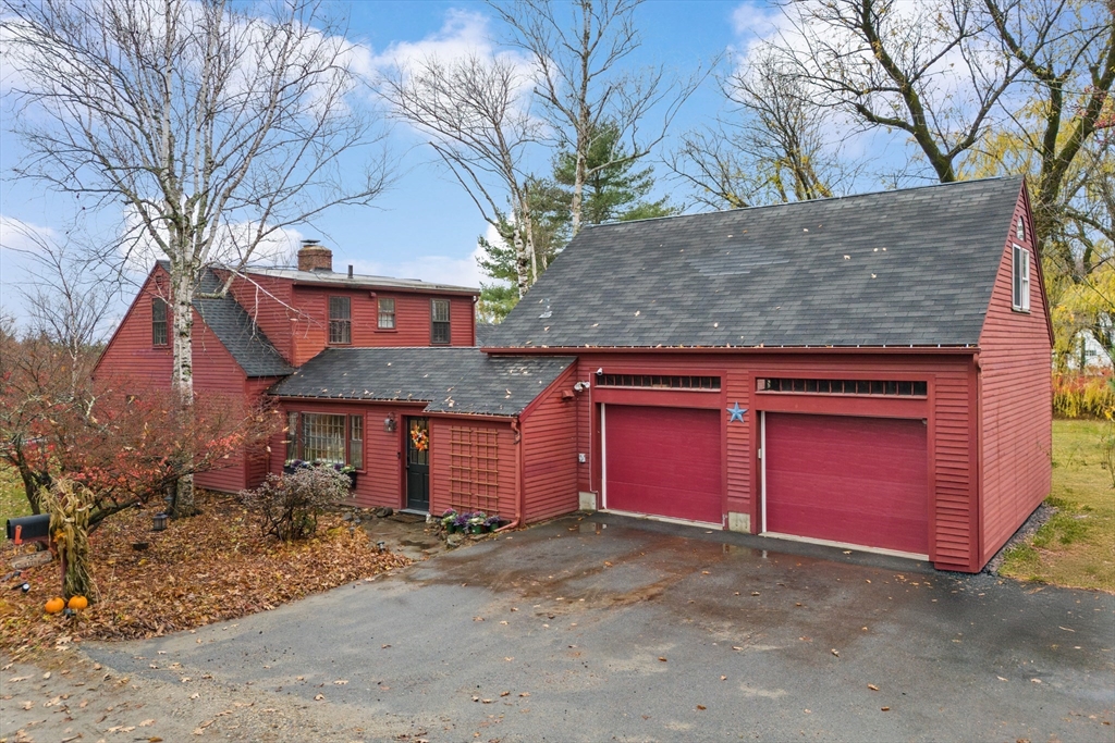 252 Clark Hill Road New Boston, NH 03070 - Photo 2 of 42 Gallery Image 2