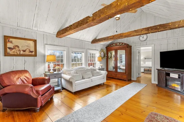 $684,900 | 252 Clark Hill Road, New Boston, NH 03070