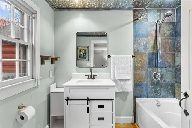 $684,900 | 252 Clark Hill Road, New Boston, NH 03070