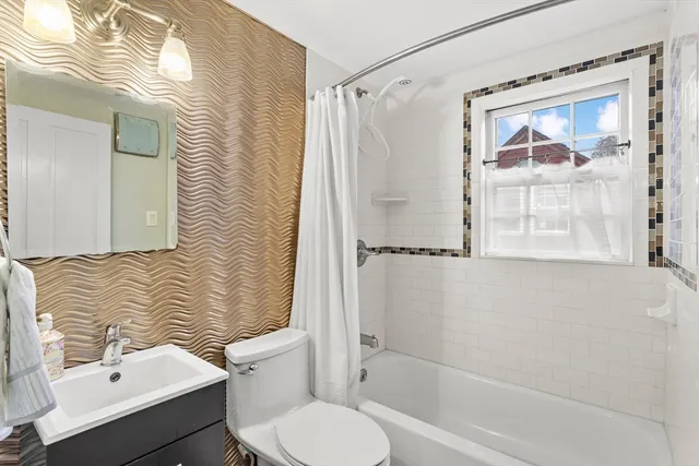 $684,900 | 252 Clark Hill Road, New Boston, NH 03070