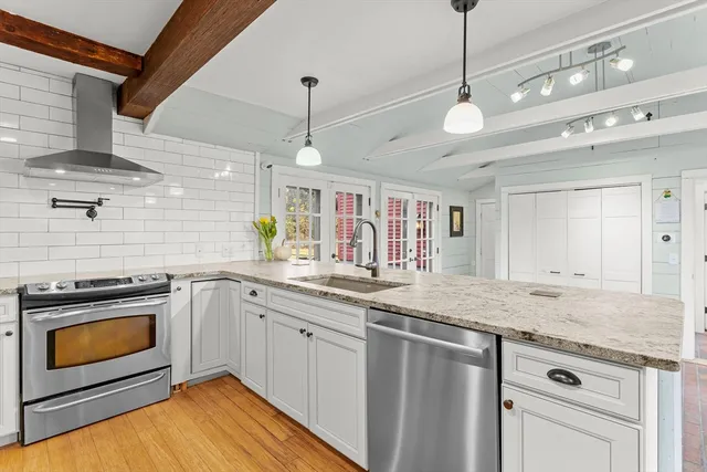 $684,900 | 252 Clark Hill Road, New Boston, NH 03070