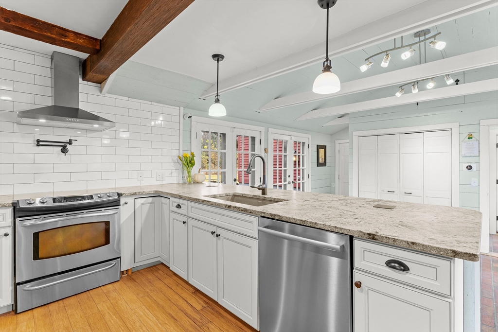 252 Clark Hill Road New Boston, NH 03070 - Photo 8 of 42 Gallery Image 8