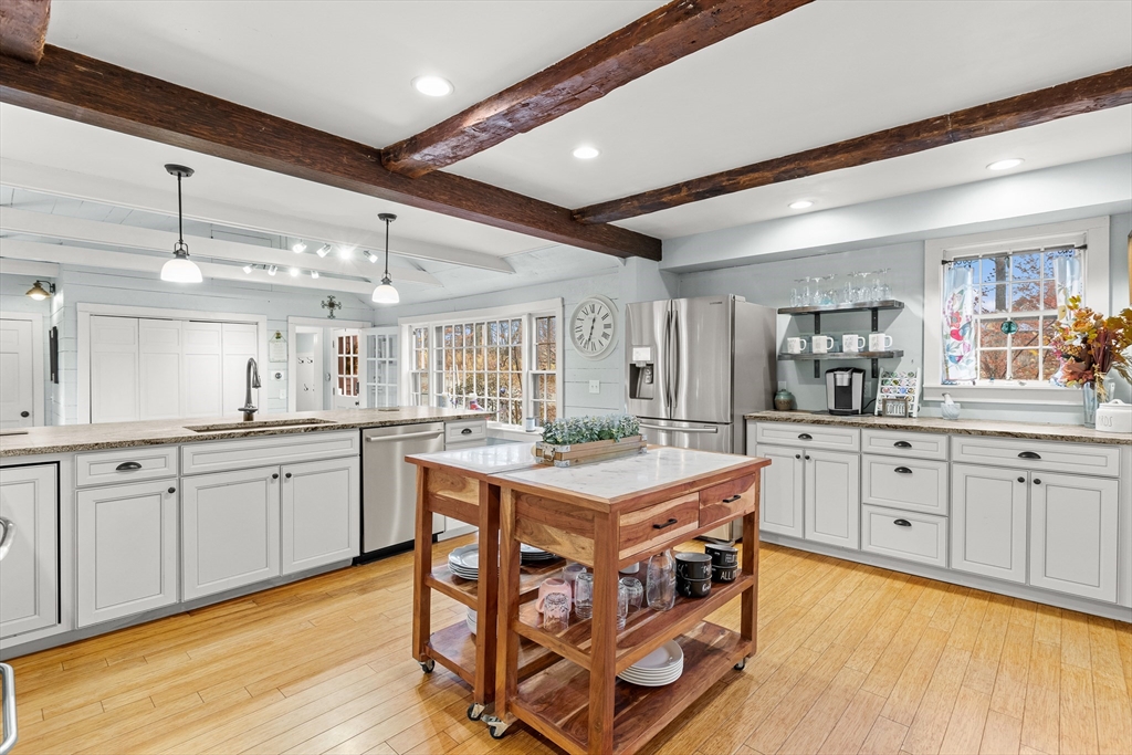 252 Clark Hill Road New Boston, NH 03070 - Photo 9 of 42 Gallery Image 9