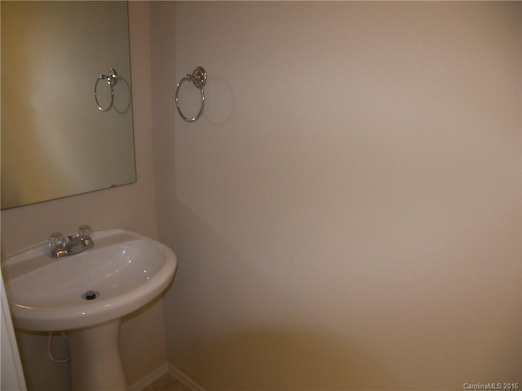 8826 Chalkstone Road Charlotte, NC 28216 - Photo 3 of 16 Gallery Image 3