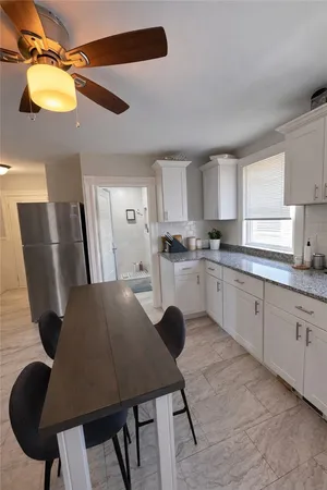 $2,350 | 299 State Street, Unit 2, Bristol, RI 02809