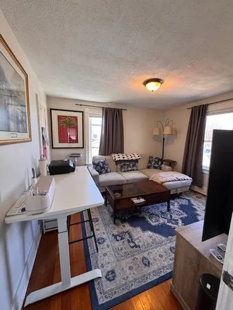 $2,350 | 299 State Street, Unit 2, Bristol, RI 02809