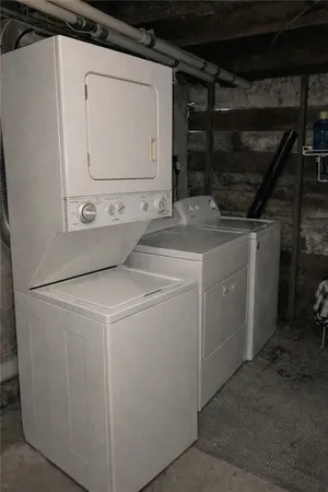 $2,350 | 299 State Street, Unit 2, Bristol, RI 02809