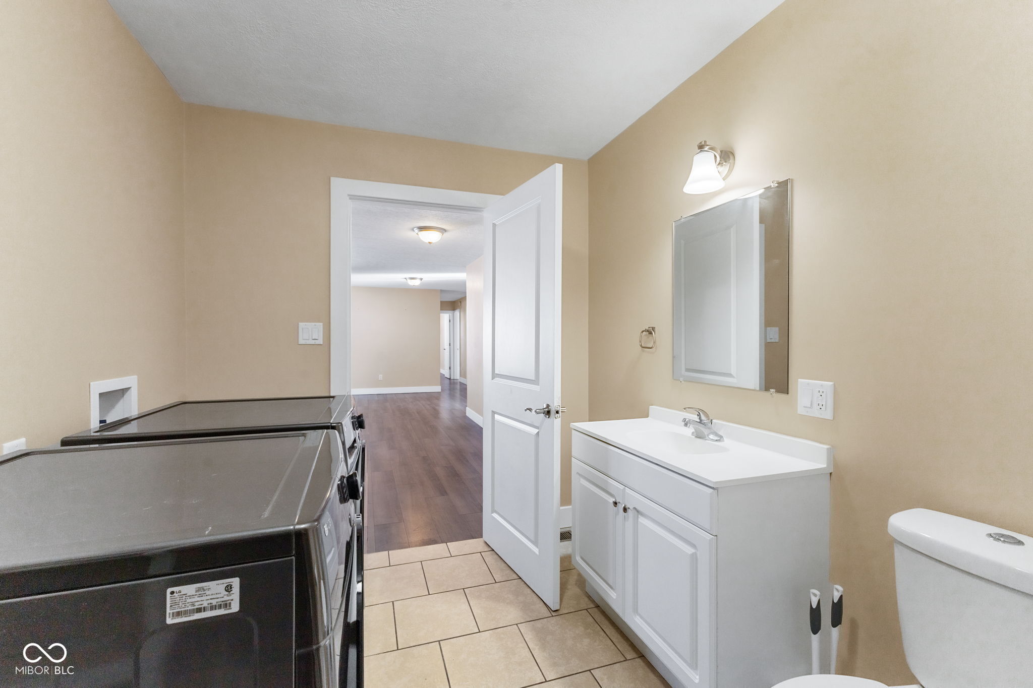 656 Daugherty Street Columbus, IN 47201 - Photo 11 of 35