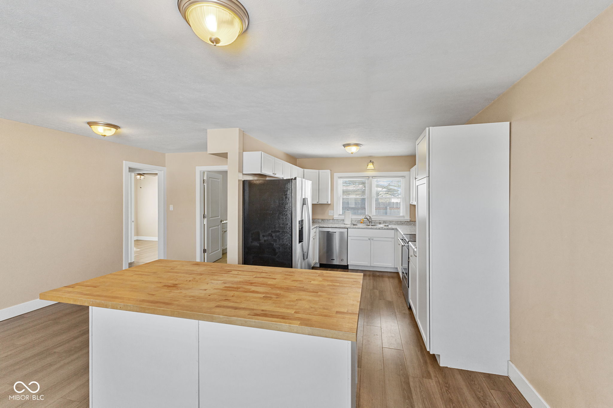 656 Daugherty Street Columbus, IN 47201 - Photo 12 of 35