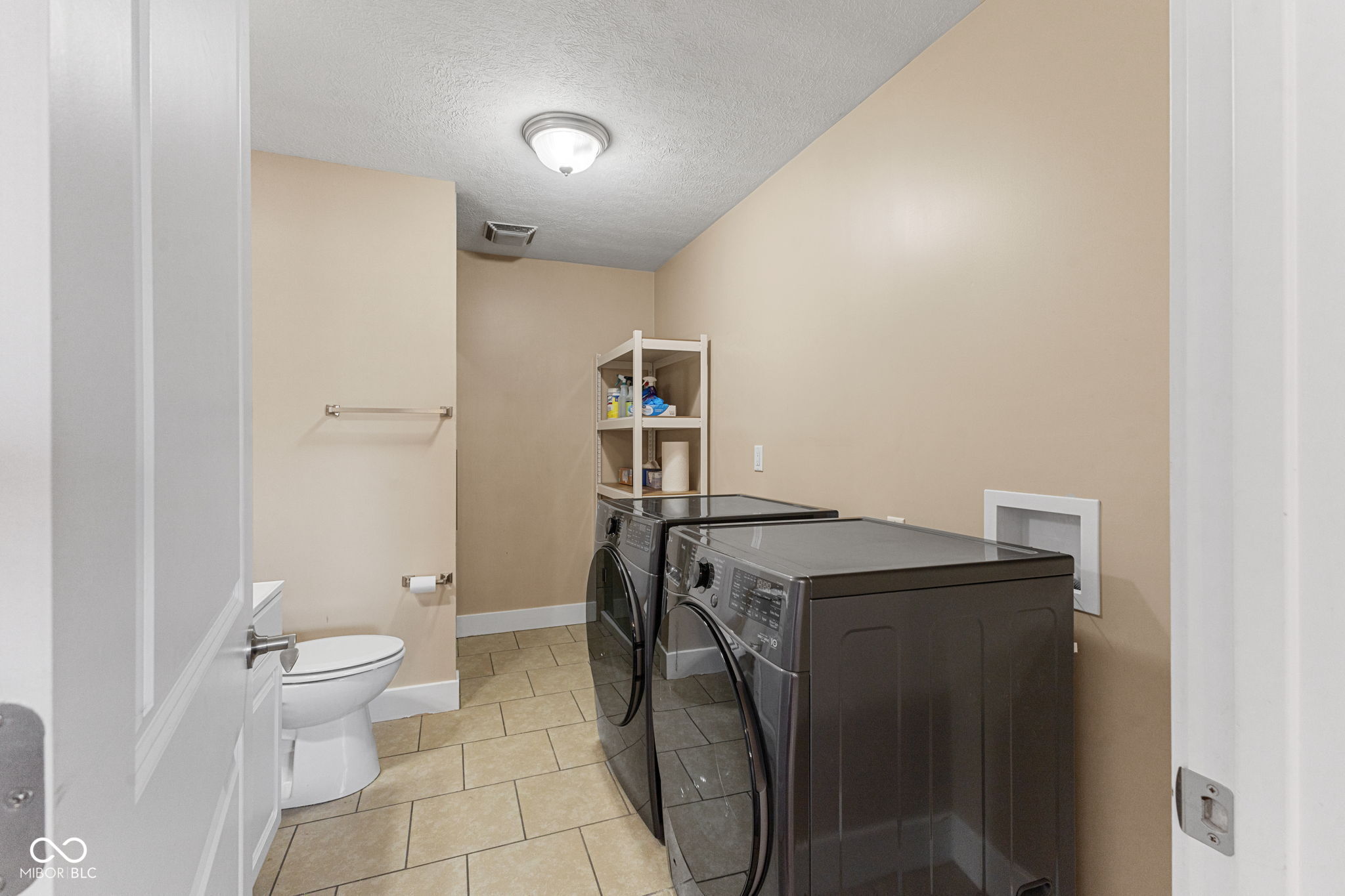 656 Daugherty Street Columbus, IN 47201 - Photo 10 of 35