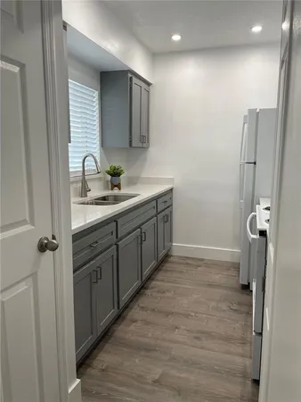 $1,100 | 2003 Greenbriar Boulevard, Unit 16, Clearwater, FL 33763