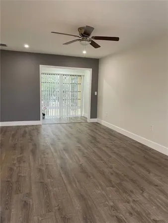 $1,100 | 2003 Greenbriar Boulevard, Unit 16, Clearwater, FL 33763