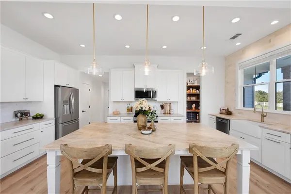 $699,000 | 28 Ravenfield Road, Taylorsville, GA 30178