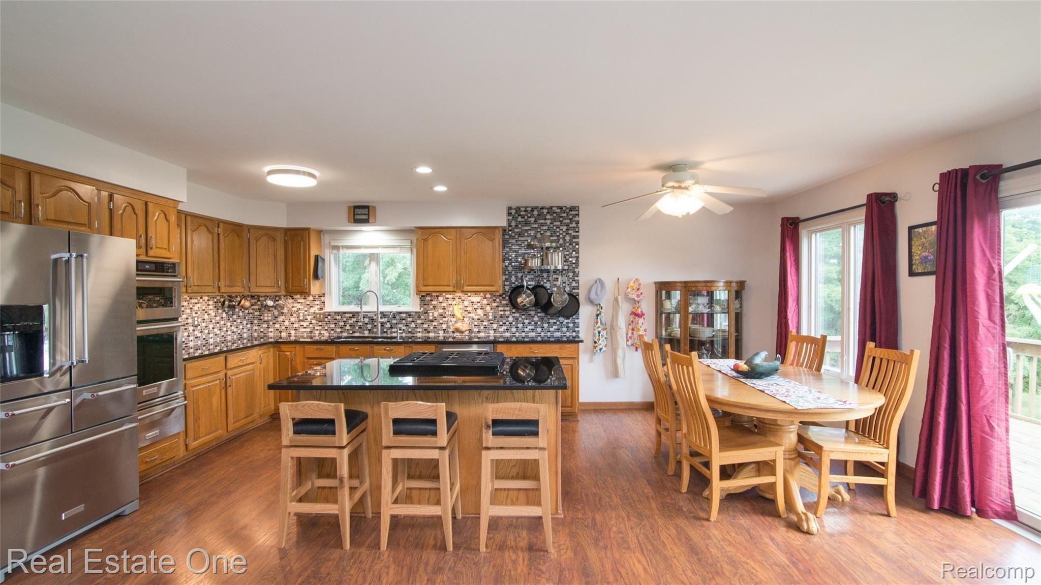 13665 Hibner Road Hartland, MI 48353 - Photo 2 of 60 FULL KITCHEN.jpg