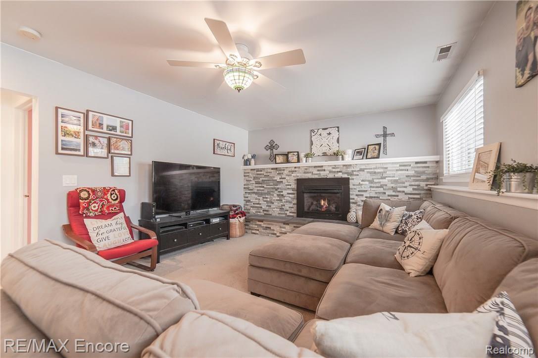 5139 Timber Ridge Trail Clarkston, MI 48346 - Photo 21 of 55 5139 Timber Ridge-21.jpg