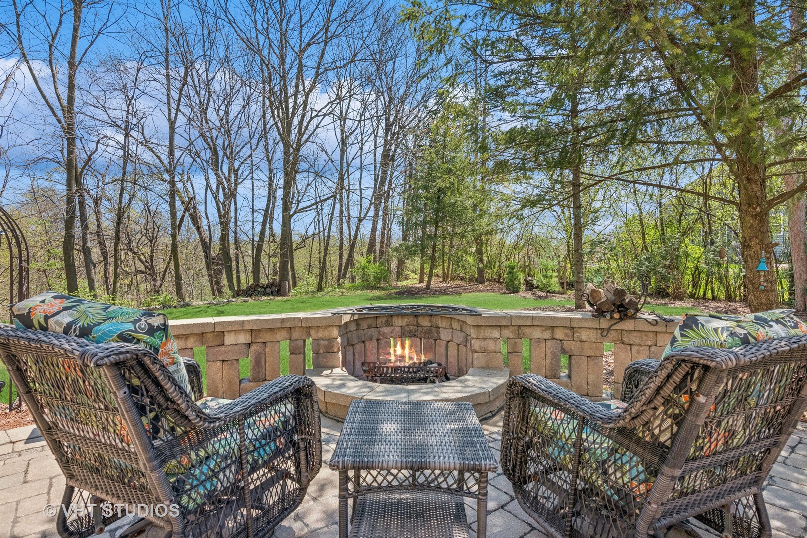 59 2s283 Route Warrenville, IL 60555 - Photo 12 of 49 a view of a chairs and tables in the patio